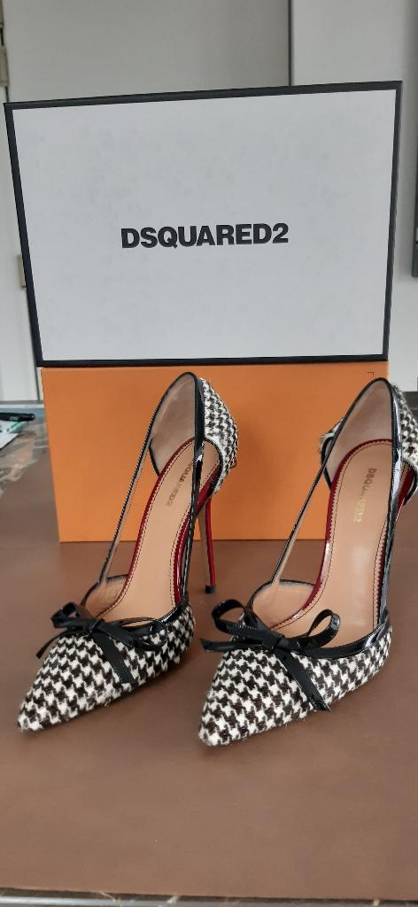 Chaussures Dsquared2 - taille 38, Vêtements | Femmes, Chaussures, Comme neuf, Escarpins, Rouge, Envoi