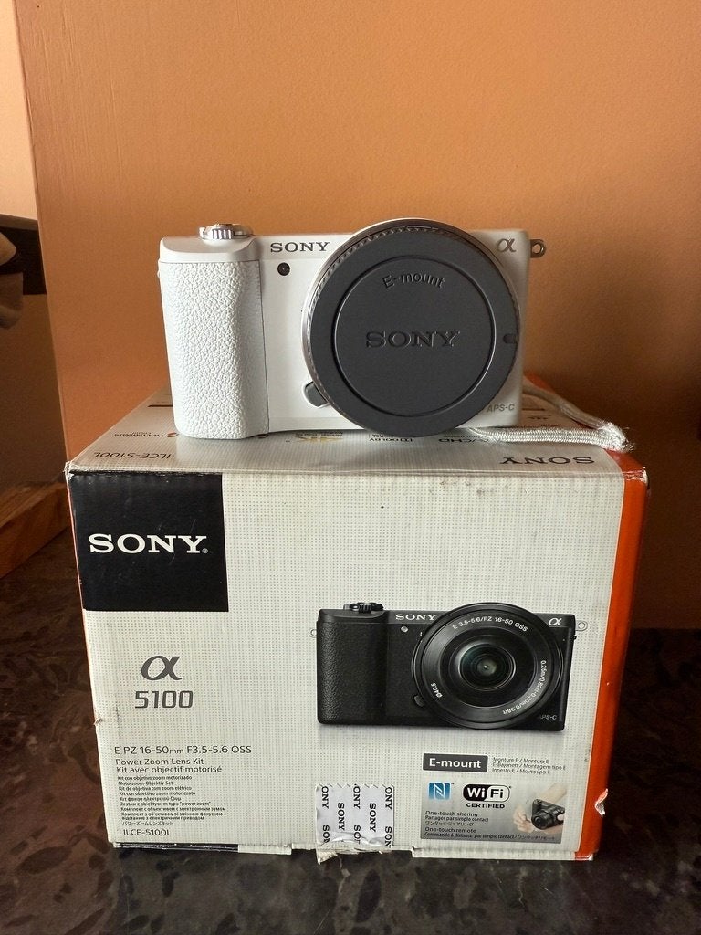 Sony Alpha 5100 + F3.5-5.6 OSS lens, Audio, Tv en Foto, Fotocamera's Digitaal, Gebruikt, Systeemcamera, Sony, Ingebouwde flitser
