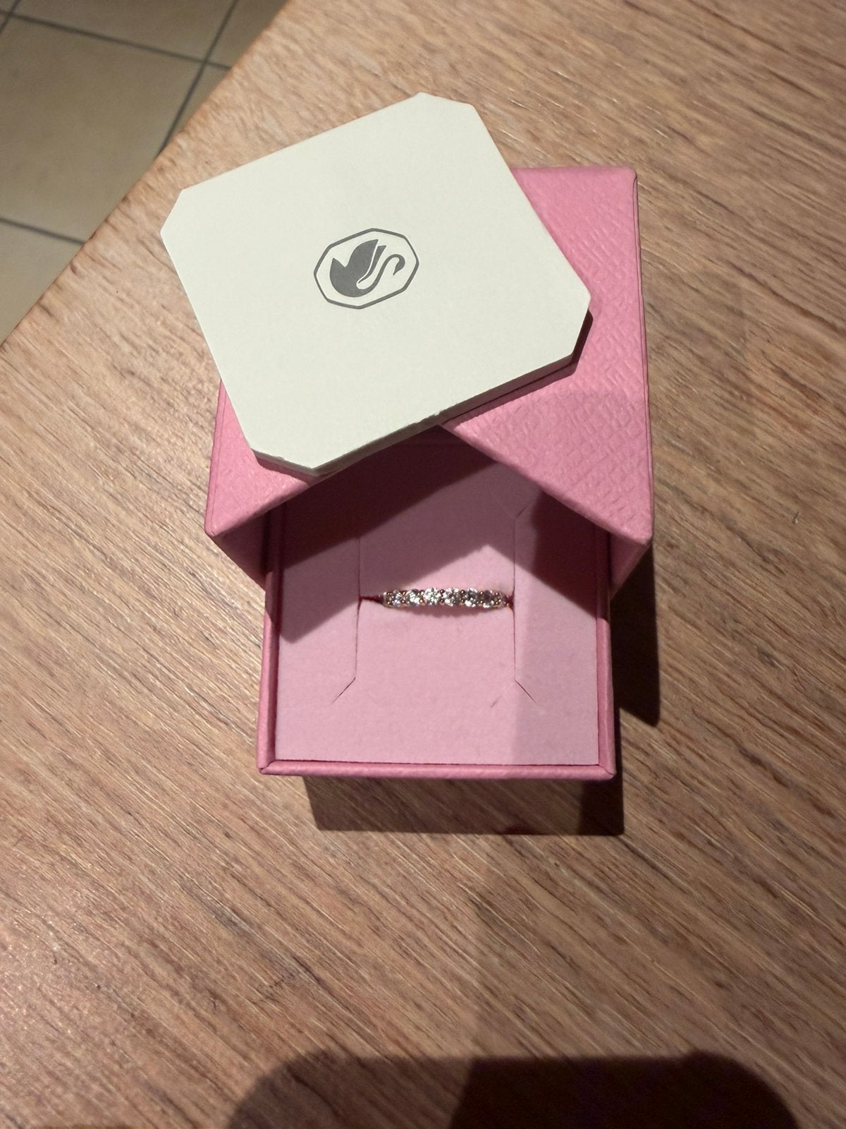 Swarovski ring nieuw 180, Nieuw, Ophalen of Verzenden, Accessoires, Handen en Nagels