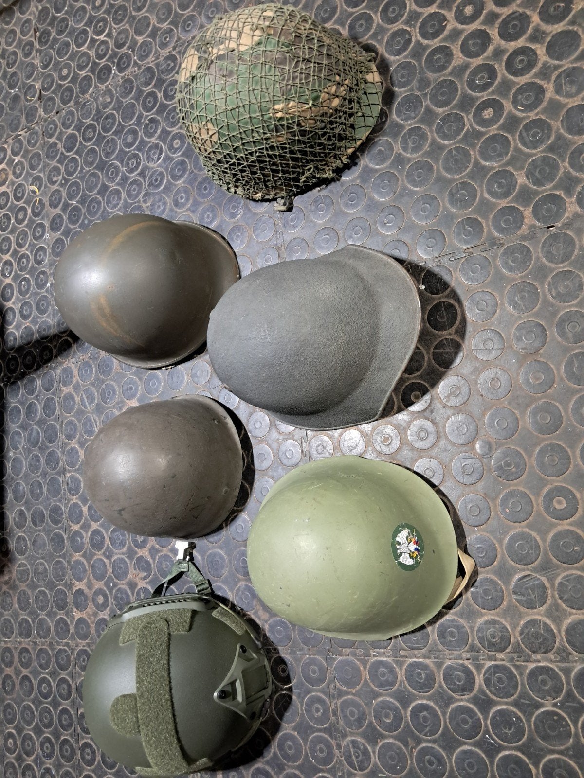 Casques militaires 6 pièces, Collections, Enlèvement ou Envoi