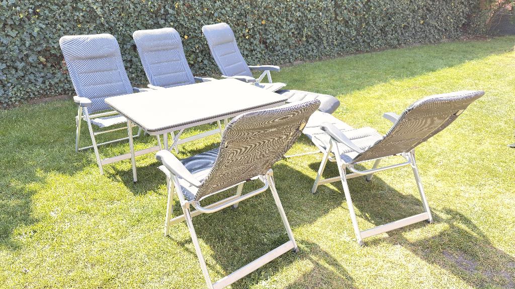 Isabella tafel 80x120 grijs met 5 relaxstoelen Crespo+voetst, Caravanes & Camping, Meubles de camping, Comme neuf, Chaise de camping