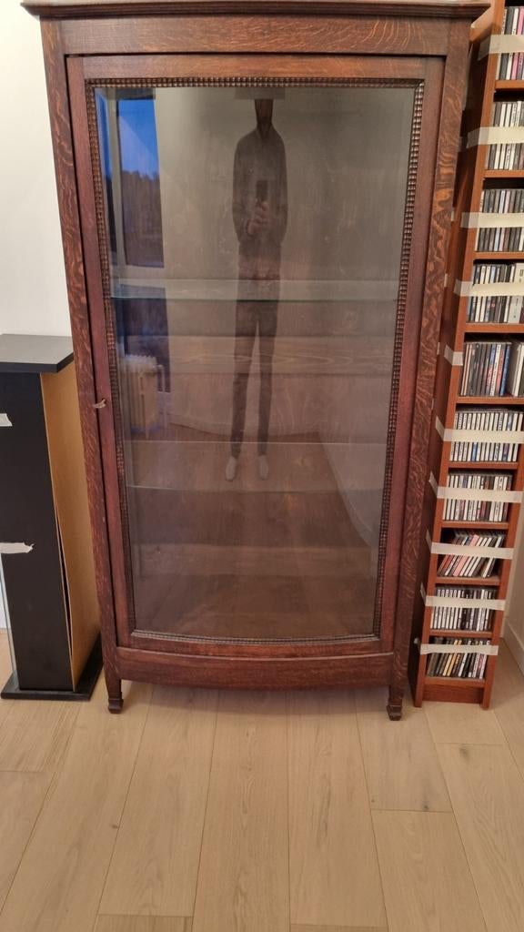 Antieke vitrinekast met rond glas in deur., Ophalen, Met deur(en), 50 tot 100 cm, Glas