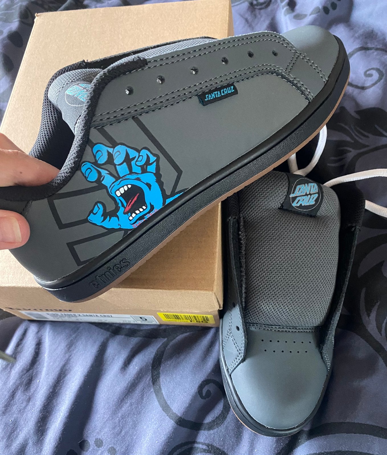 Etnies Santa Cruz taille 37, Neuf, Garçon ou Fille, Enlèvement ou Envoi, Chaussures de sport