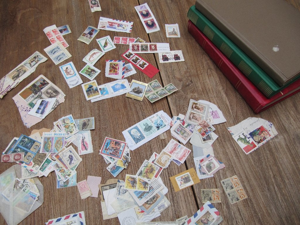 Lot de timbres divers, Enlèvement, Affranchi
