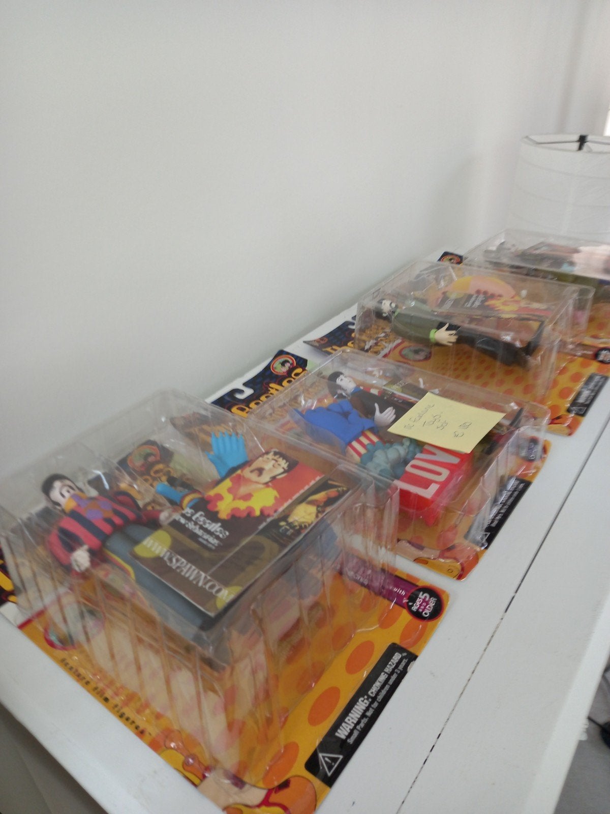 Beatles figurines, Ophalen