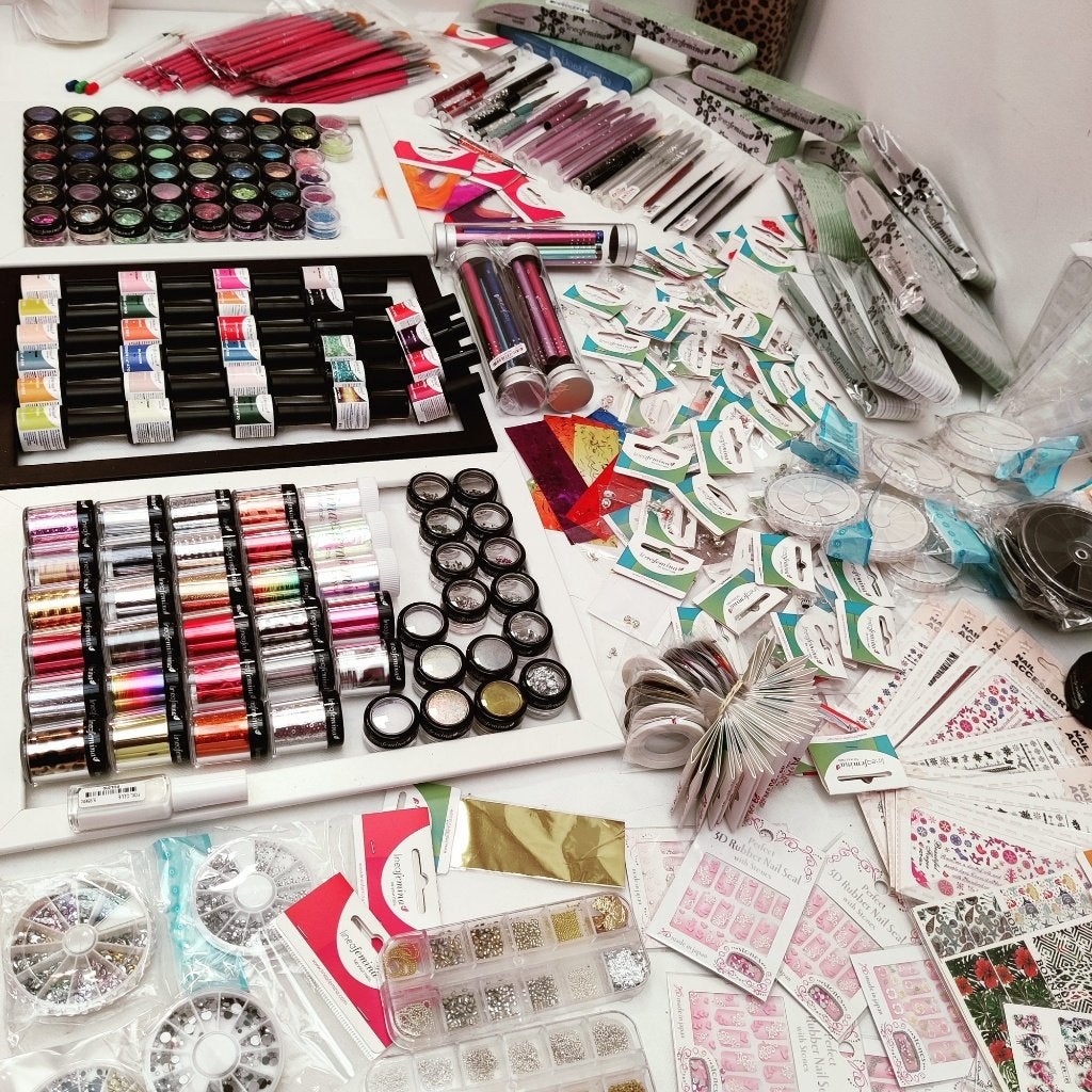 Linea Femina professionele nagelset — 406 nieuwe producten, Handtassen en Accessoires, Ophalen of Verzenden, Nieuw, Handen en Nagels