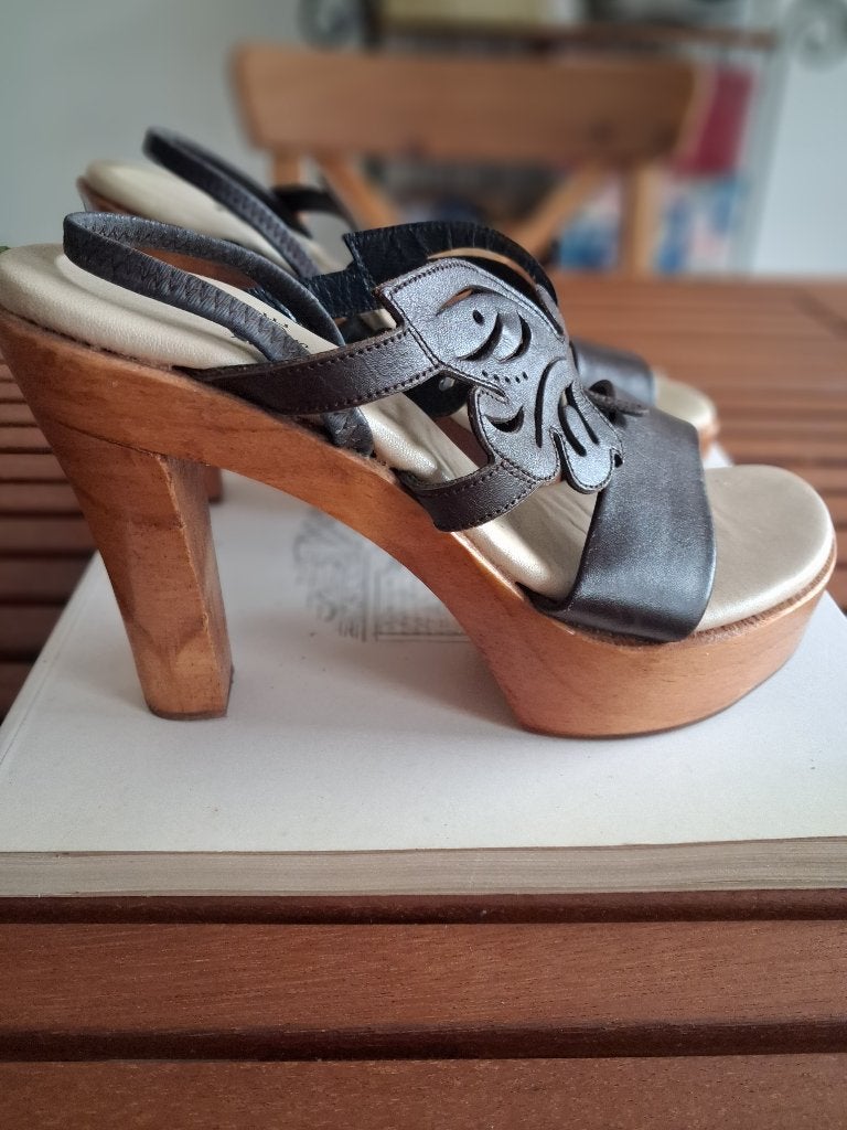 Sandales dame Bocage Paris, pointure 37, talons hauts., Kleding | Dames, Schoenen, Ophalen, Bruin, Schoenen met hoge hakken, Nieuw