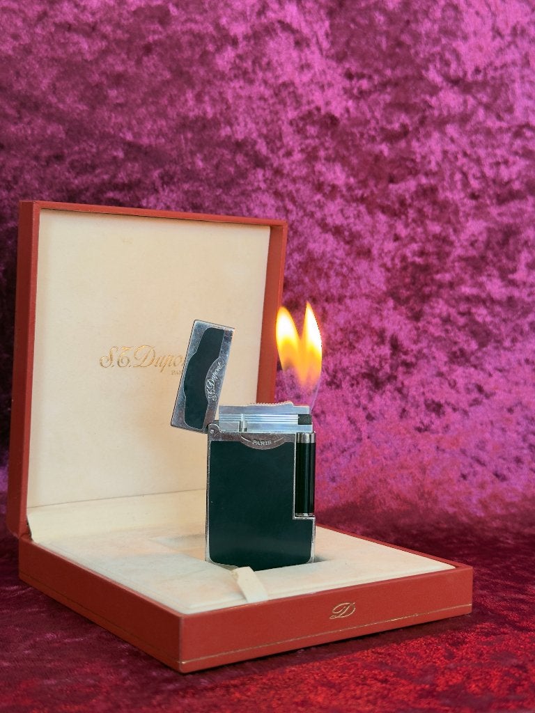 S.T. Dupont Maduro- Silver and Black Lacquer- Dual Flame, Verzamelen, Verzenden, Gebruikt, Aansteker
