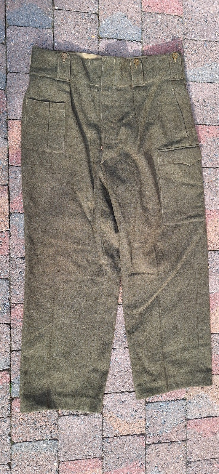 Pantalon Anglais, Enlèvement