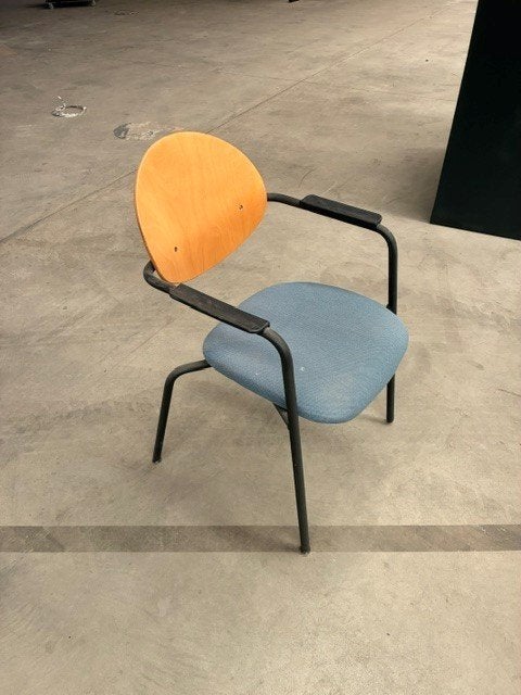 stoelen- hout en licht blauwe stof, Maison & Meubles, Chaises, Enlèvement, Comme neuf, Bleu, Bois