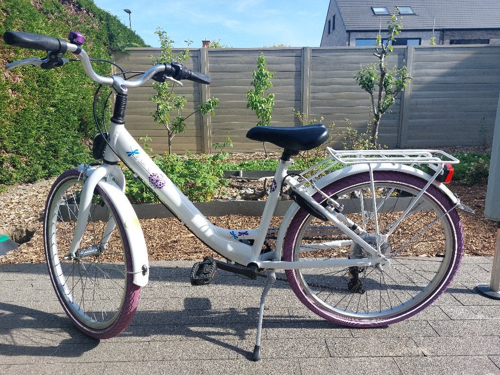 Fiets - wit/paars - 24", Fietsen en Brommers, Fietsen | Meisjes, Zo goed als nieuw, 24 inch, Handrem, Versnellingen, Ophalen