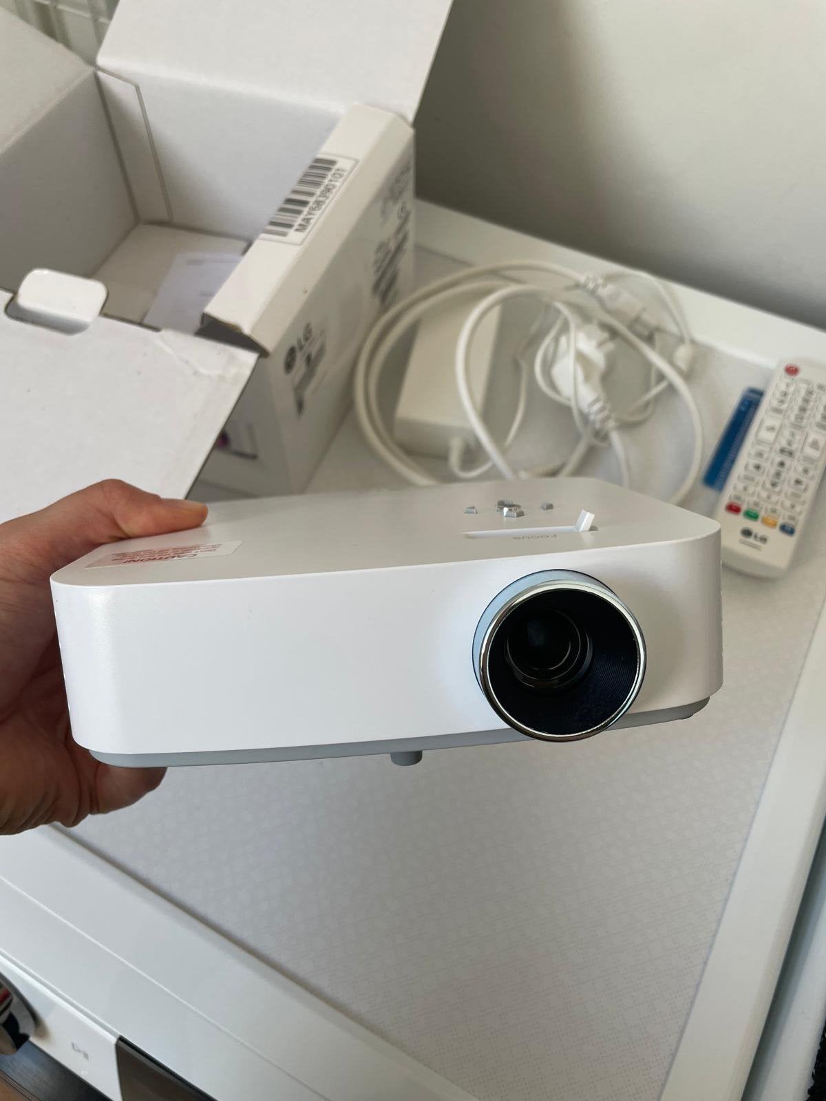 LG CineBeam draadloze projector, Audio, Tv en Foto, Beamers, Ophalen, Zo goed als nieuw