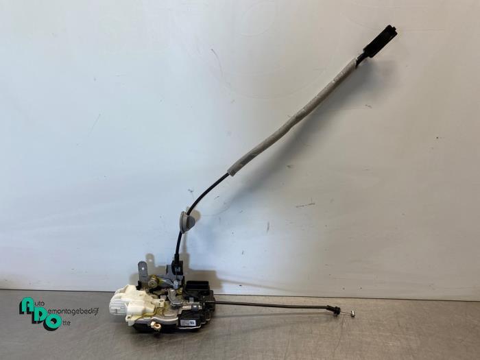 Deurslot Mechaniek 4Deurs links-voor van een Volvo V40 (V40, Gebruikt, -, -, Ophalen of Verzenden