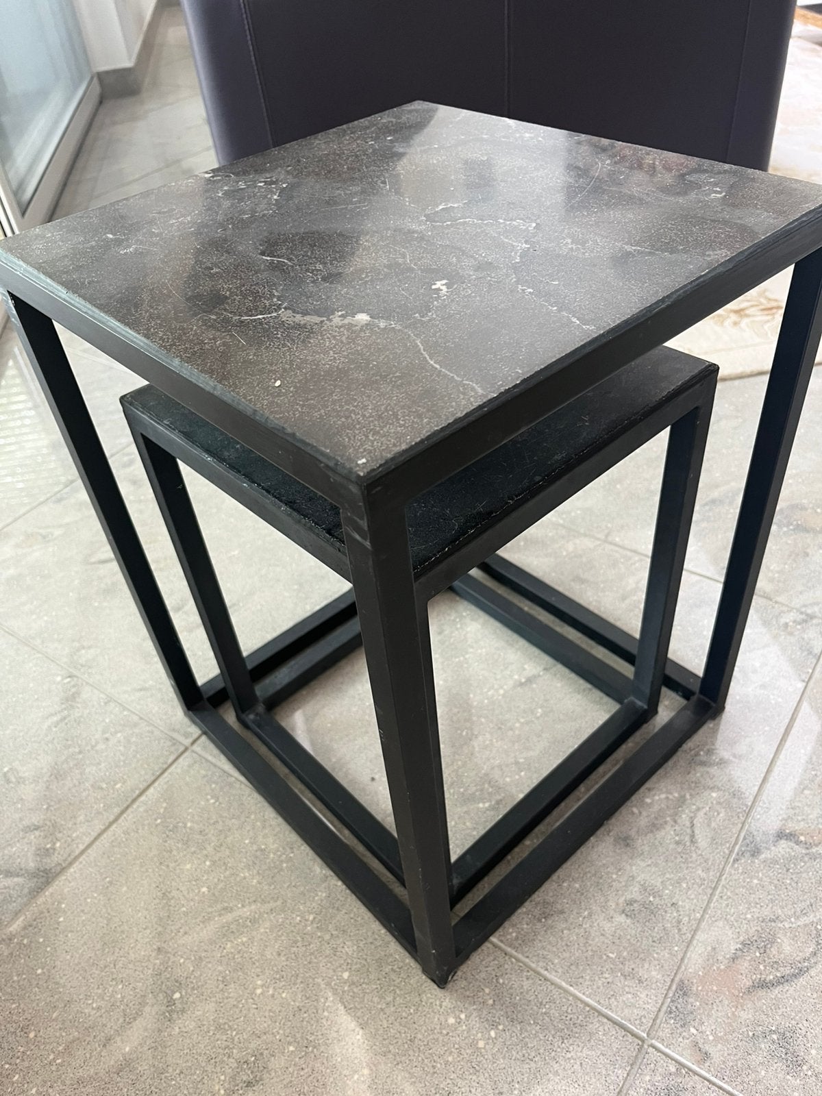 Tables d'appoint en métal avec plateau en granit, Enlèvement, Utilisé, Carré, Strak