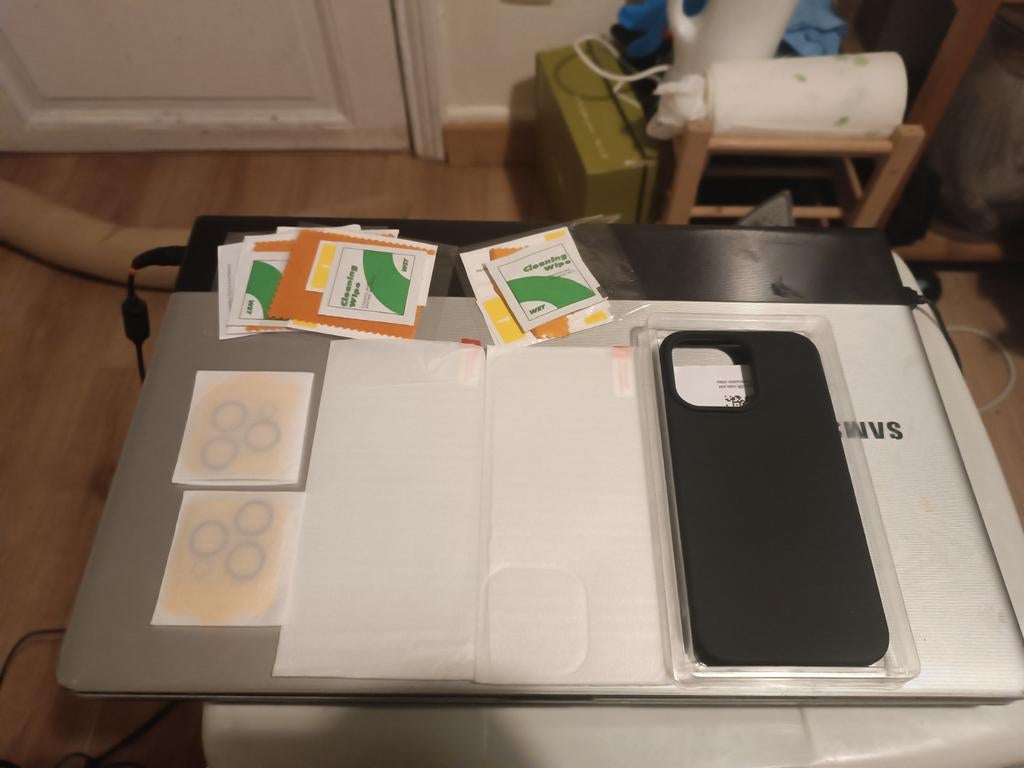 iPhone 13 Pro acc set - protecteur d'écran, étui - Nouveau, Enlèvement ou Envoi, IPhone 13