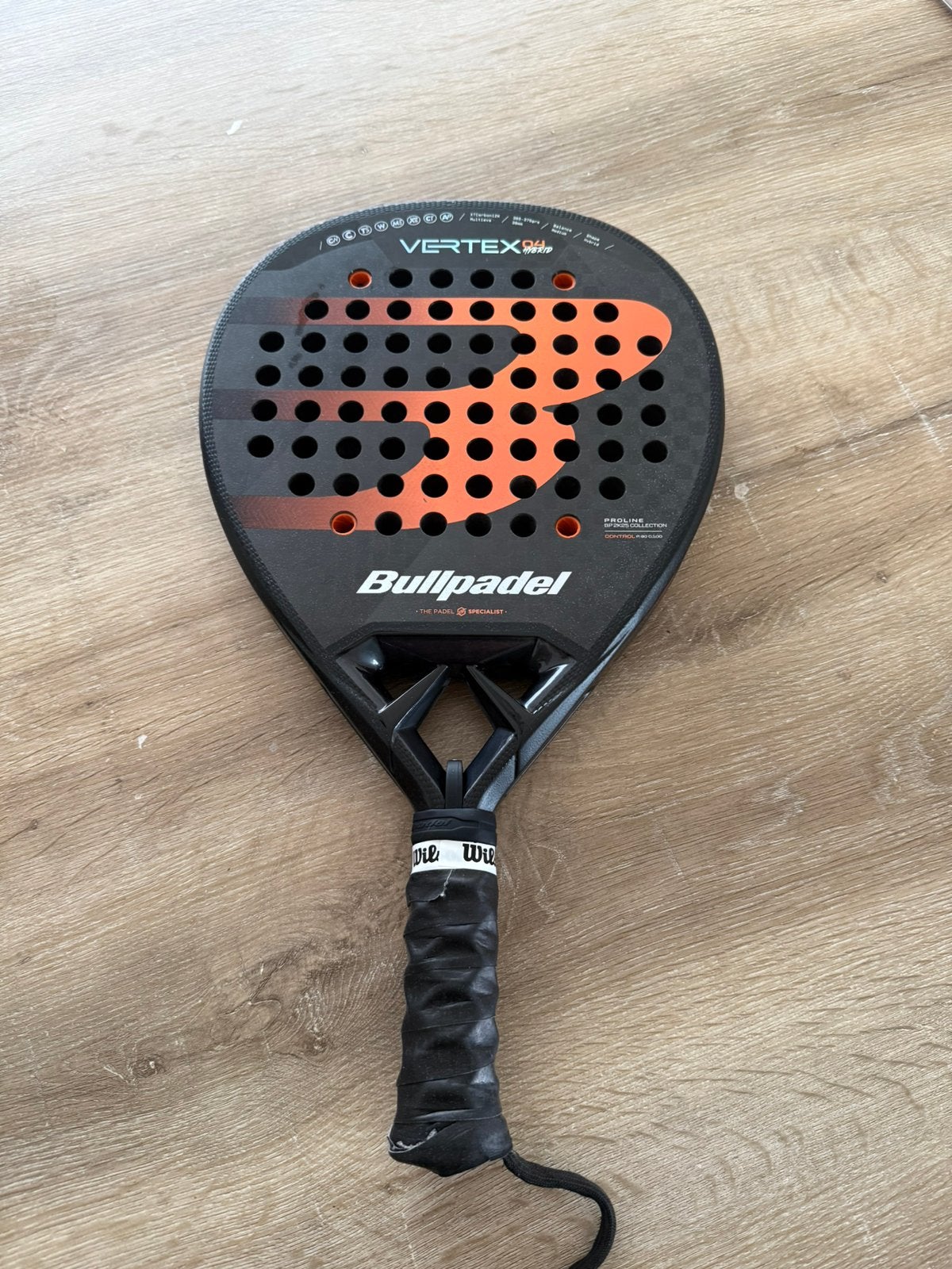 Bullpadel Vertex 04 Hybrid –Goede staat | 5 maanden gebruikt, Sports & Fitness, Padel, Enlèvement ou Envoi, Comme neuf, Raquette de padel