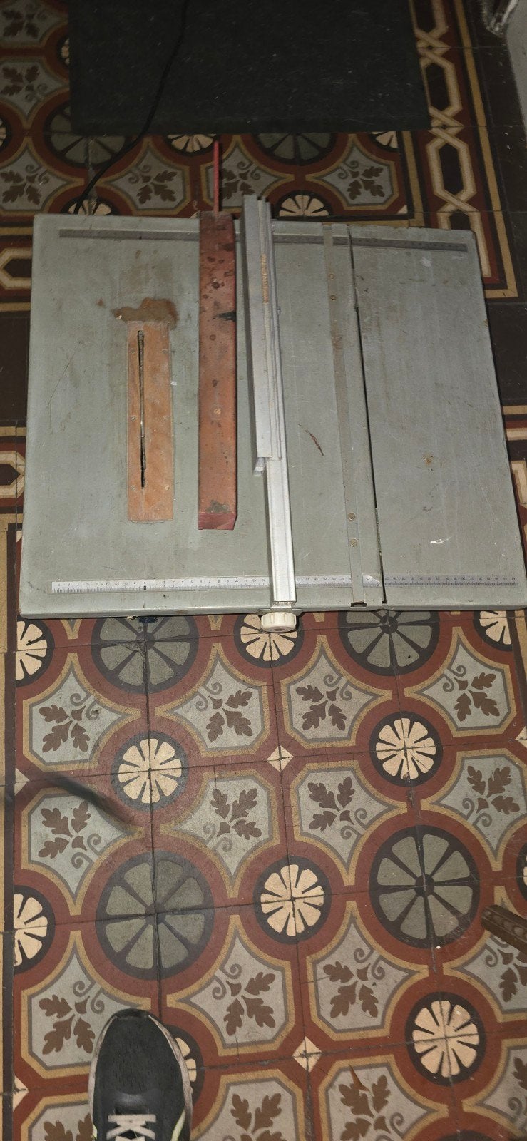 Tegelsnijder 50 euro, Doe-het-zelf en Bouw, Gereedschap | Handgereedschap, Zaag
