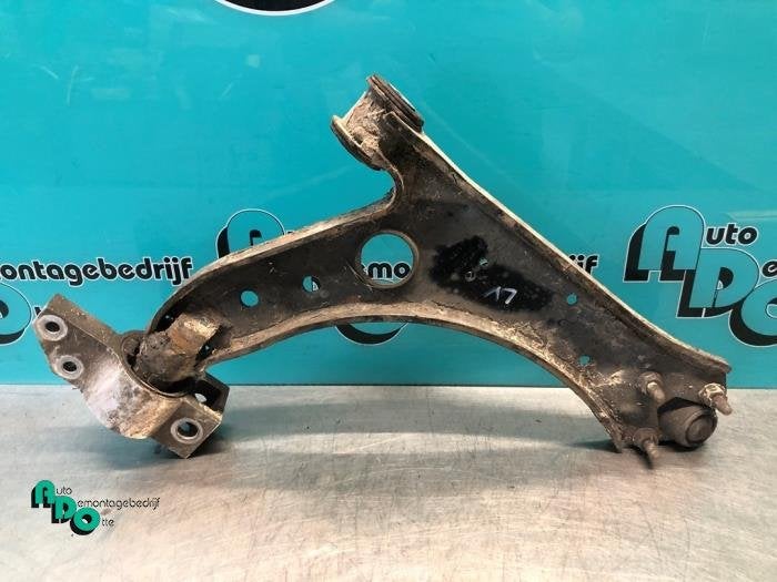 Bras de suspension avant gauche d'un Seat Leon (Leon 05-), -, 3 mois de garantie, Utilisé, -