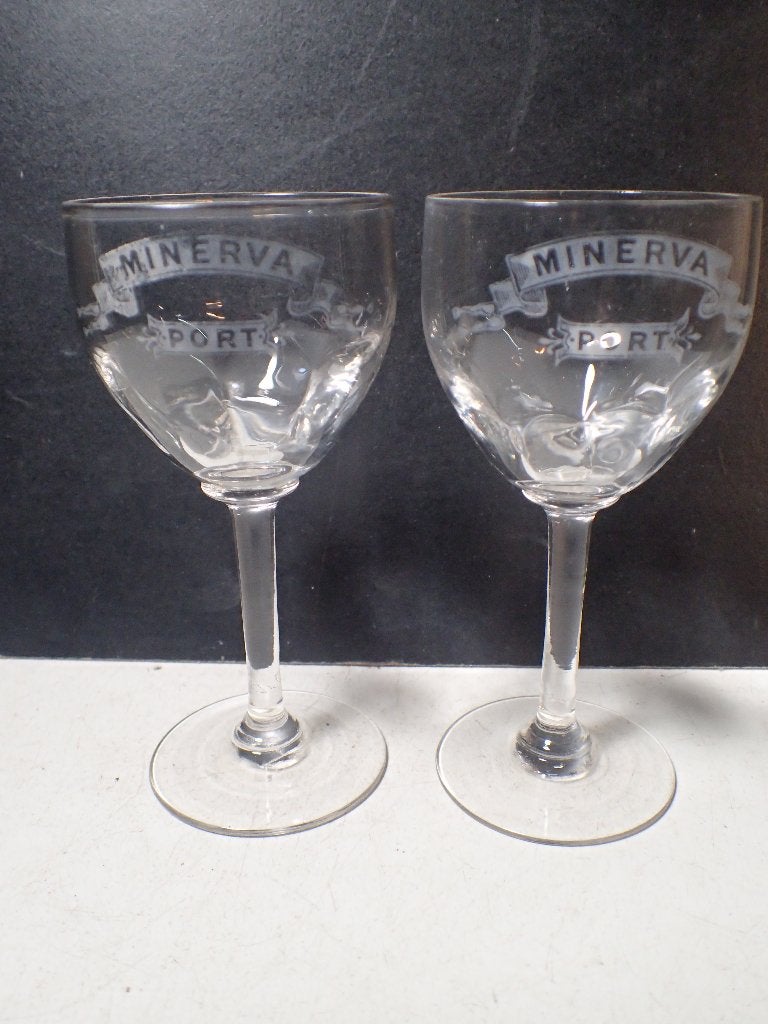 2 portoglaasjes Minerva gezuurd, Collections, Enlèvement ou Envoi, Utilisé, Verres et Verres à shot
