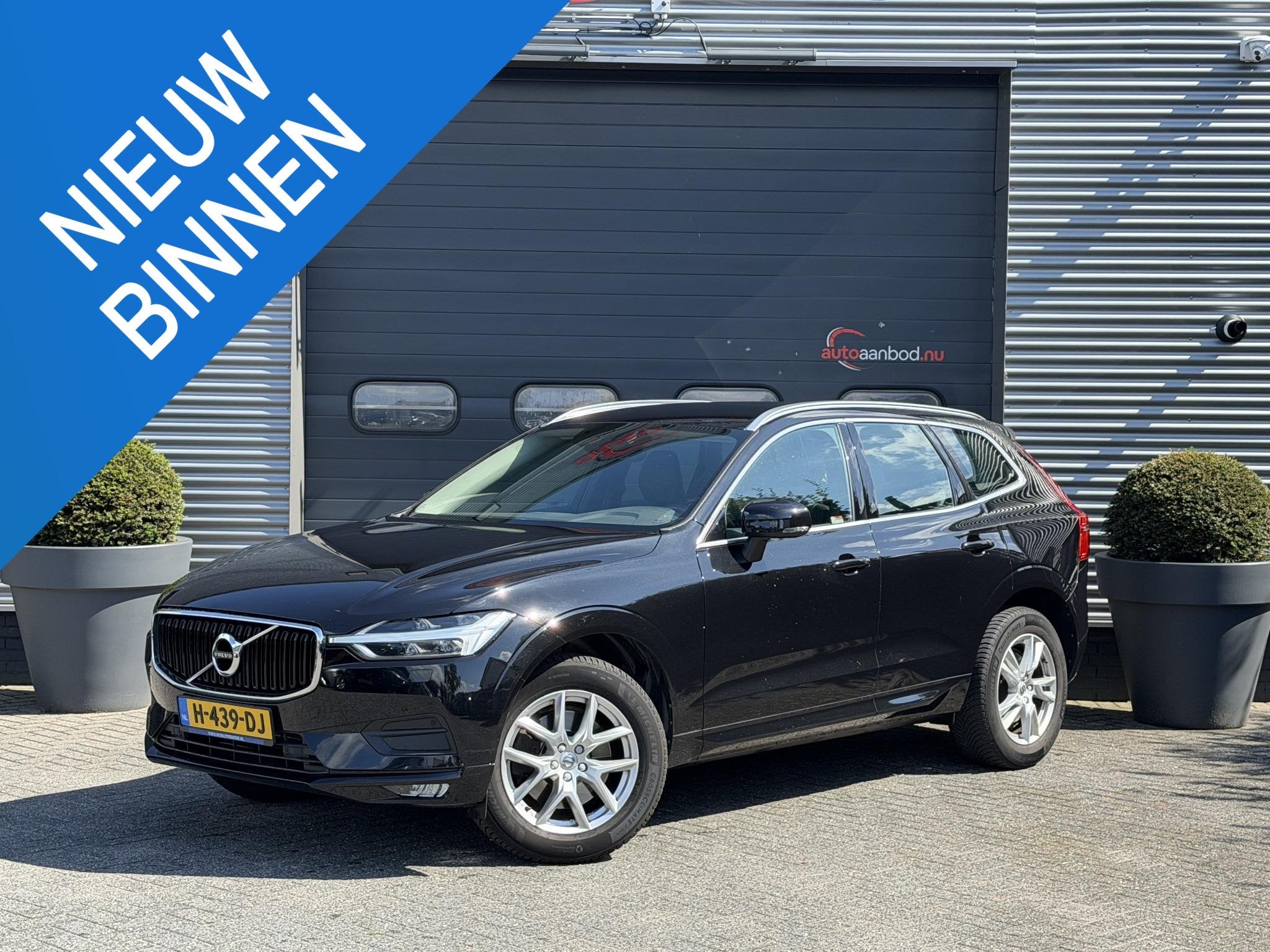 Volvo XC60 2.0 D4 Momentum | Camera | Navigatie | Lederen Be, Gebruikt, 4 cilinders, Zwart, Leder