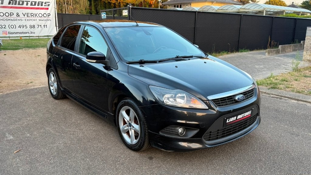 Ford Focus 1.6 Tdci | Black Magic Uitvoering - Nette Staat |, Auto's, Zwart, 4 cilinders, Leder en Stof, Zwart