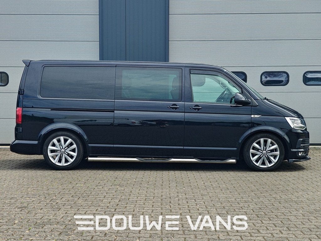 Volkswagen Transporter 2.0 TDI Dubbel Cabine 5 Persoons Airc, Auto's, Voorwielaandrijving, Gebruikt, 2500 kg, Zwart