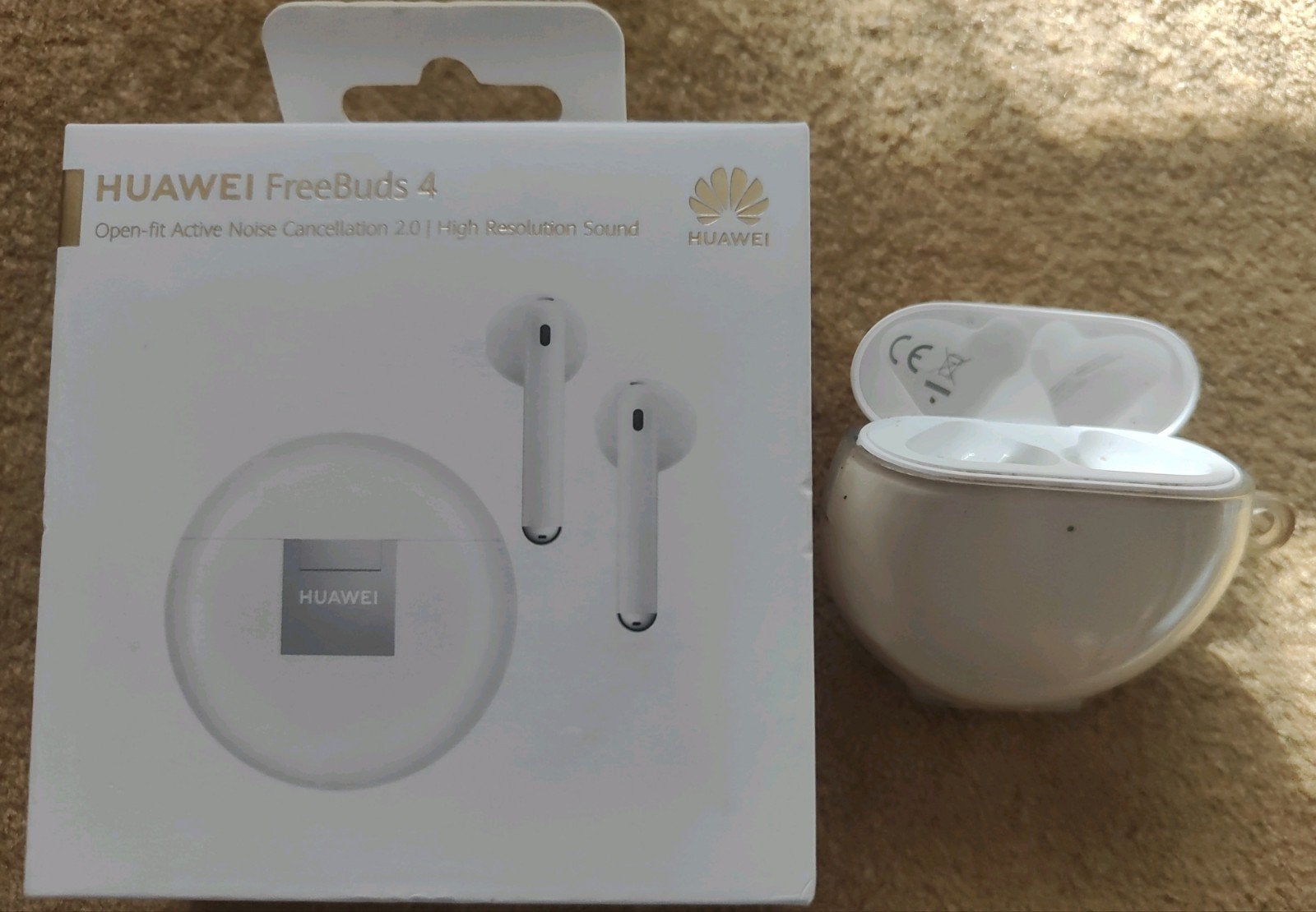 Étui de chargement pour HUAWEI FreeBuds 4 uniquement ! ! !, Télécoms, Enlèvement ou Envoi, Utilisé, Intra-auriculaires (Earbuds)