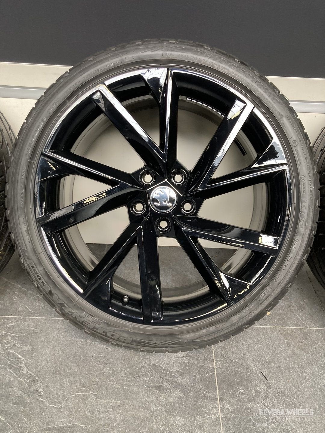 19” originele Skoda Karoq velgen + banden 5x112 57A601025R, Auto-onderdelen, 19 inch, Gebruikt, -, -