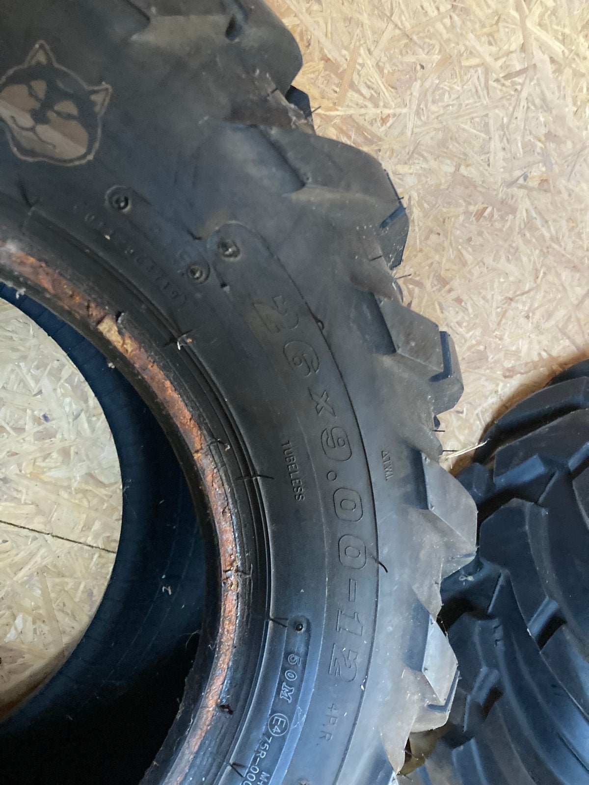 Pneus John Deere Gator., Articles professionnels, Enlèvement