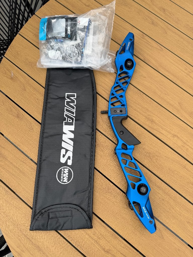 W&W ATF-DX blauw 25inch RH, Sport en Fitness, Handboogschieten, Ophalen of Verzenden, Zo goed als nieuw, Recurveboog