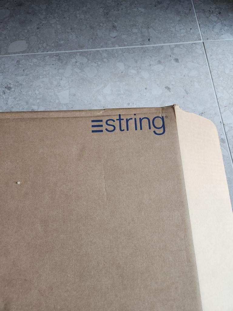 Wandrek String Furniture, Ophalen