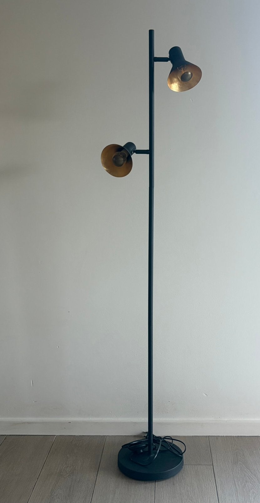 Staanlamp zwart met gouden details, Ophalen, Zo goed als nieuw, Metaal, 100 tot 150 cm