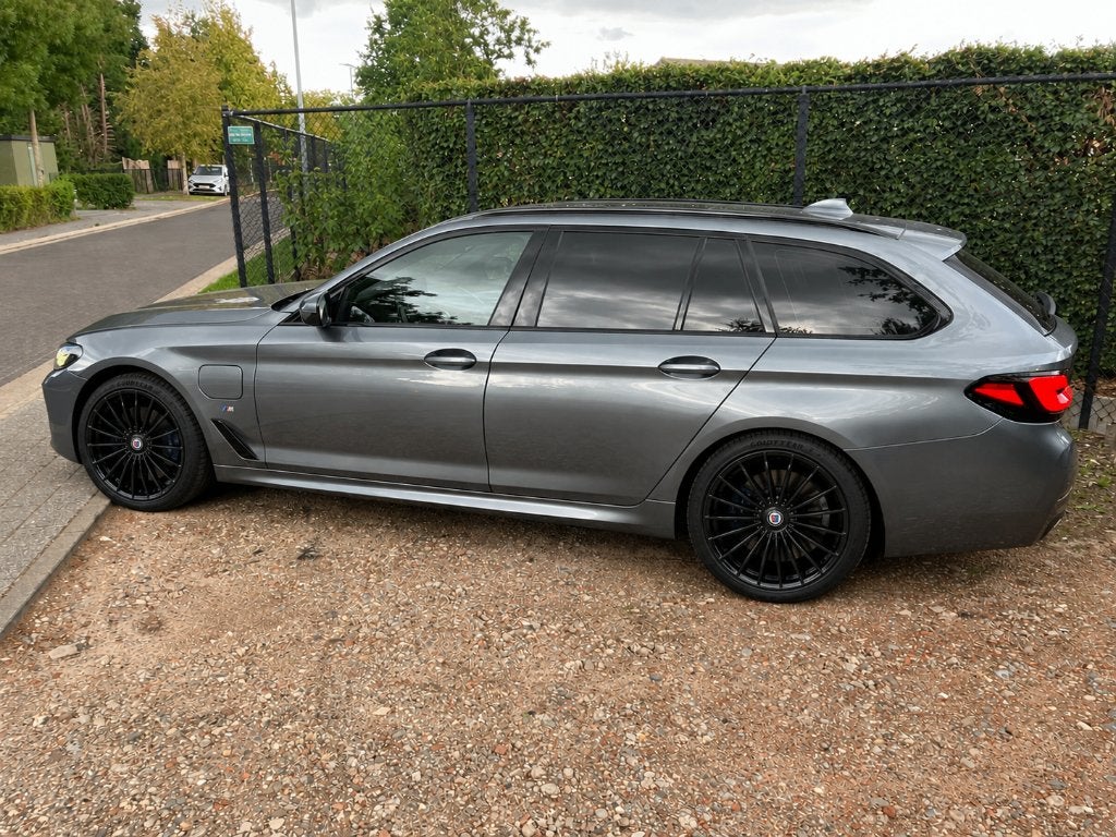 BMW 530e Hybrid M-Sport HUD PANO LASER Leder Trekhaak Memory, Autos, Cuir, Euro 6, Entretenue par le concessionnaire, 5 portes
