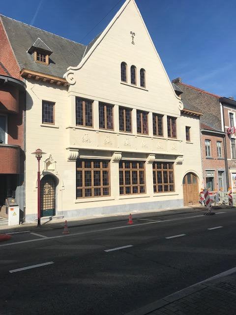 Appartement in centrum Landen met groor terras TE HUUR