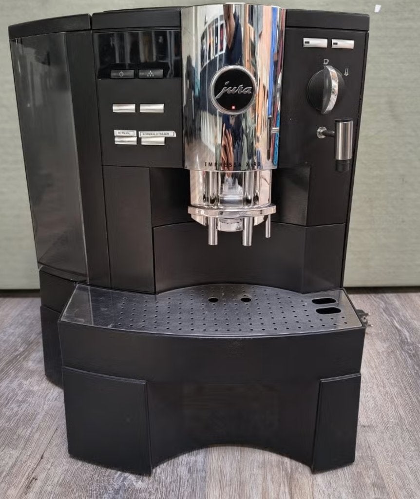 JURA XS90–Professionele volautomatische koffiemachine, Electroménager, Enlèvement, Cafetière, Café moulu, Réservoir d'eau amovible