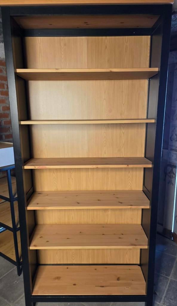Houten boekenkast, weg wegens verhuis, Huis en Inrichting, Kasten | Boekenkasten, Ophalen