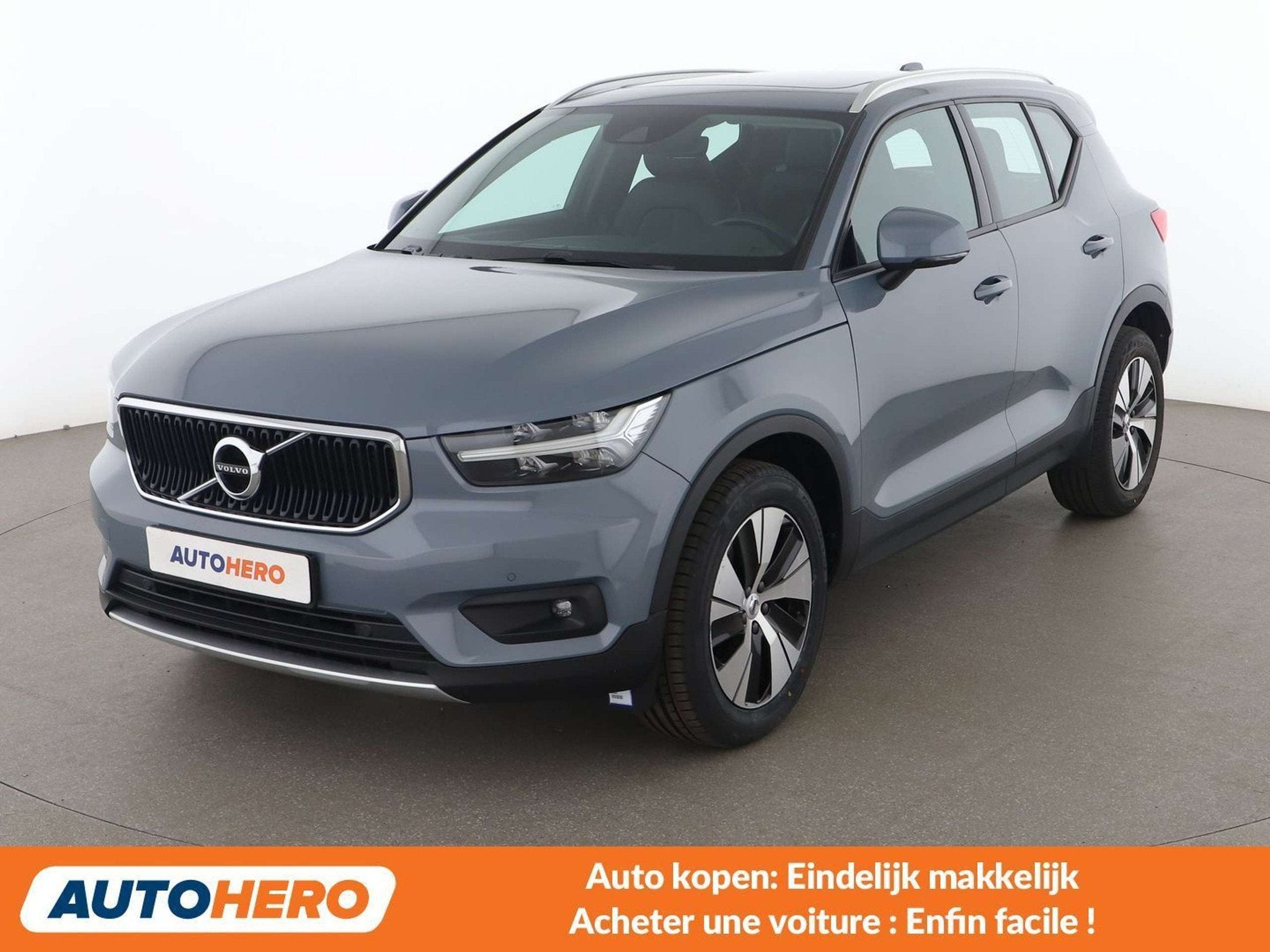 Volvo XC40 2.0 D3 Momentum Pro 2WD, Autos, Cuir, Argent ou Gris, Achat, Noir