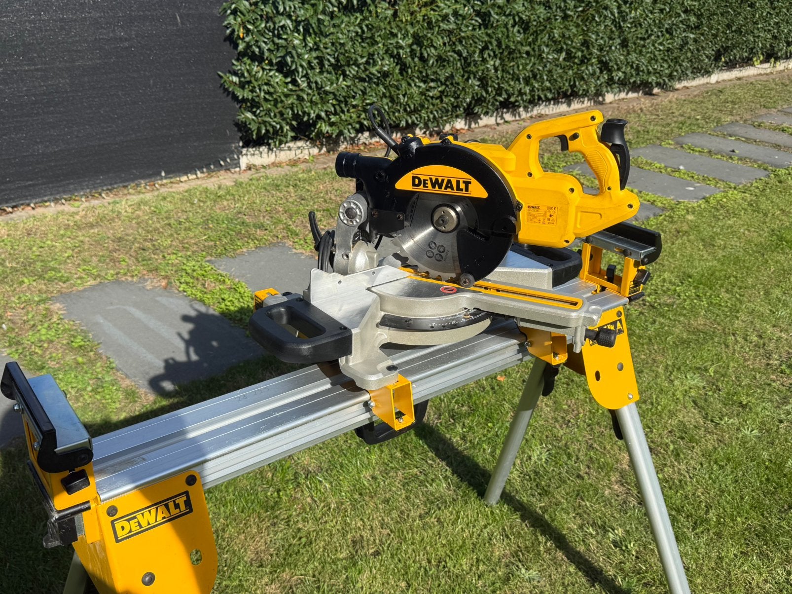 Dewalt Dws774 QS set, Ophalen, Zo goed als nieuw, Afkortzaag, 30 tot 70 mm