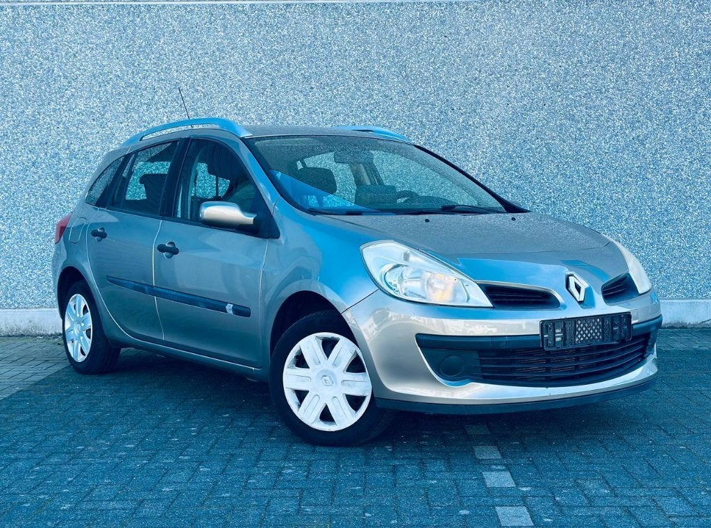 RENAULT CLIO ESTATE 1.2 BENZINE AIRCO!-CARPLAY!-GEKEURD!, Auto's, Voorwielaandrijving, Stof, Zwart, 4 cilinders