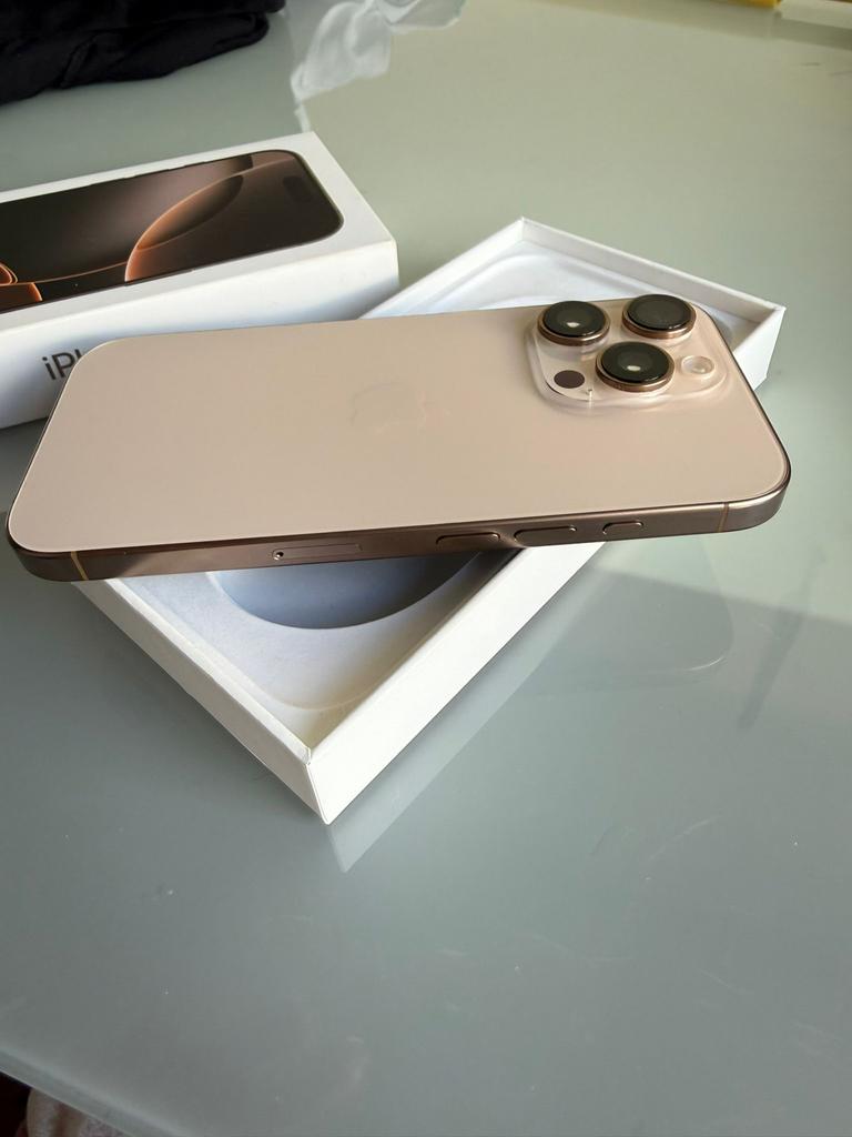 16 pro, Telecommunicatie, Mobiele telefoons | Apple iPhone, 94 %, Zo goed als nieuw, Goud, Ophalen