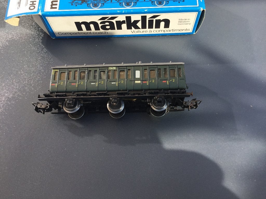 Voiture Märklin 404 Coupé 2l En OvP, Enlèvement ou Envoi, Courant alternatif, Wagon, Comme neuf