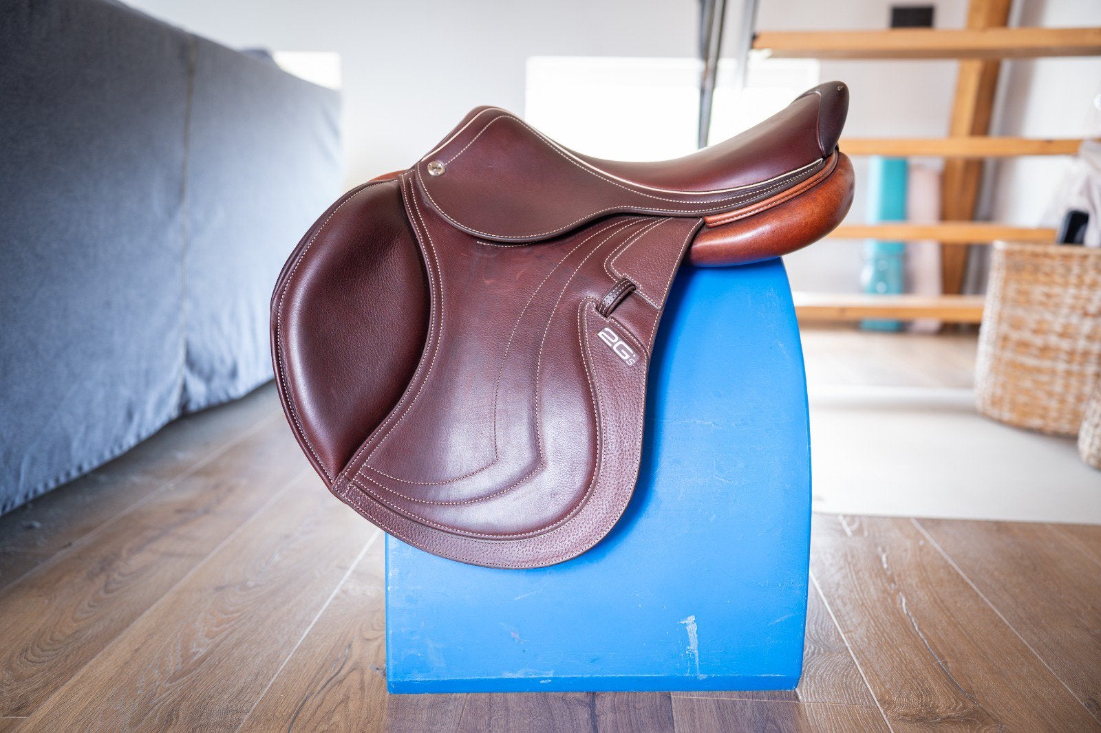 CWD mademoiselle 17” 2024, Animaux & Accessoires, Chevaux & Poneys | Selles, Obstacle, Housse de selle incluse, Moyen, Comme neuf
