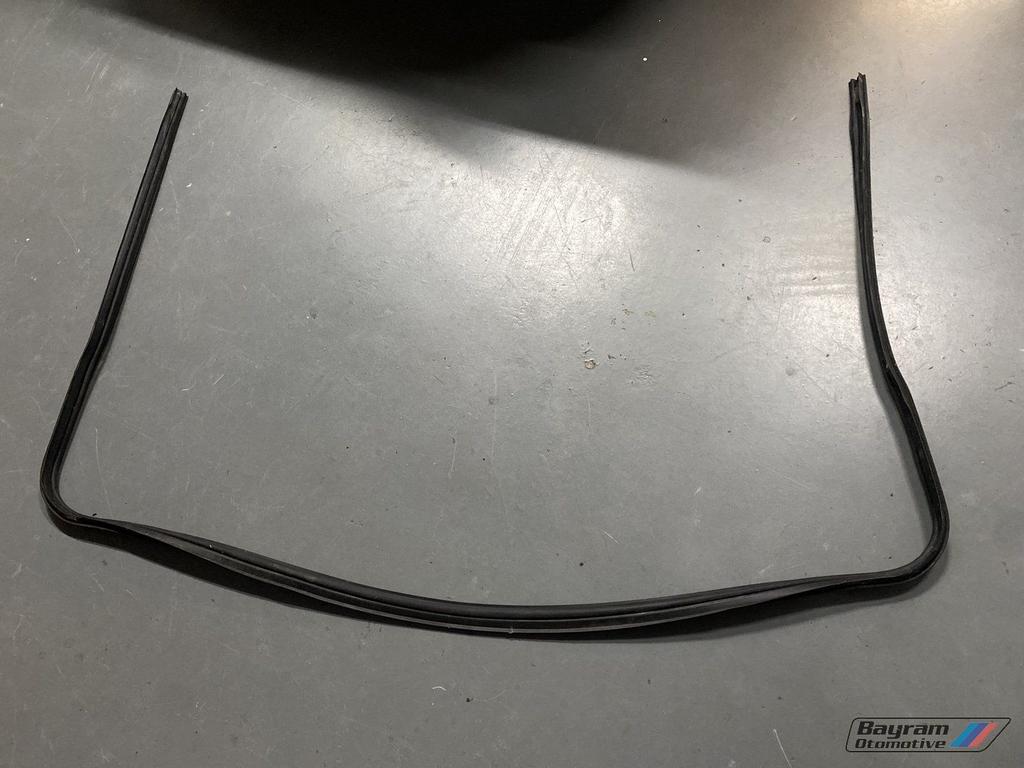 Bmw E30 motorkaprubber M3 1919961 coupe 3-serie cabrio 325i, -, Utilisé, -, Enlèvement ou Envoi