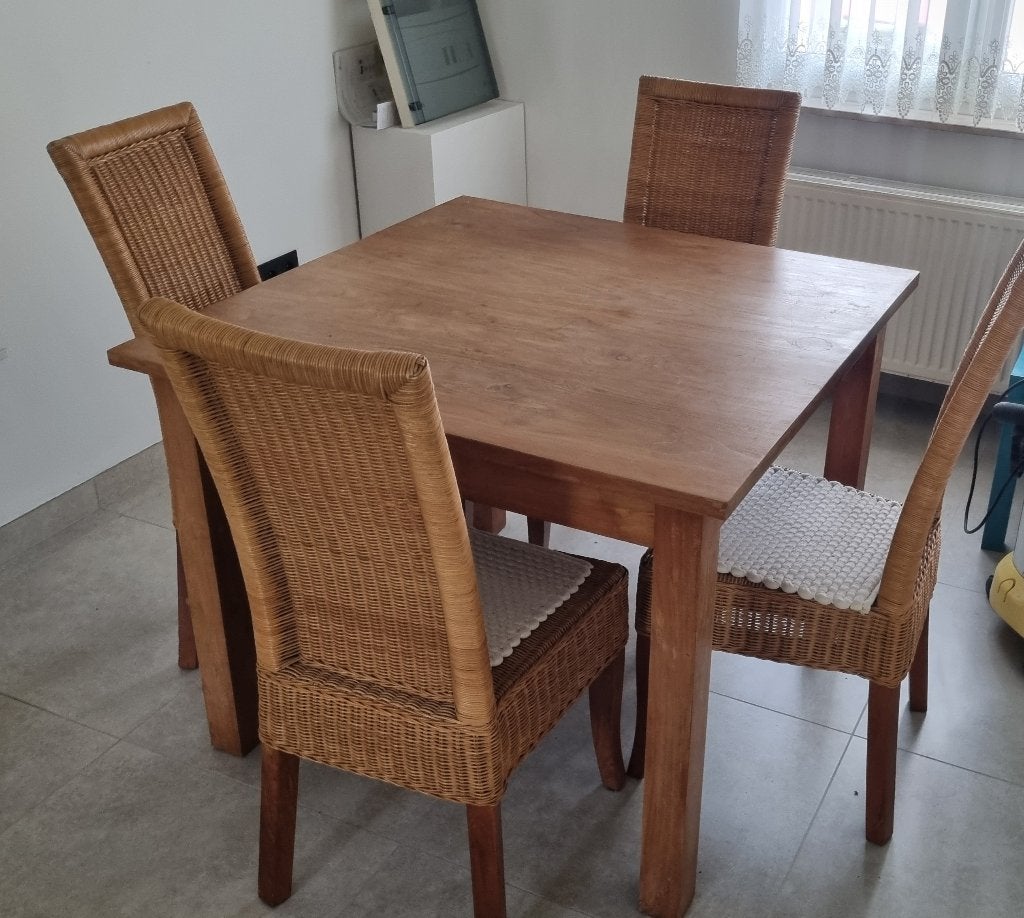 Belle table à manger avec 4 chaises, Maison & Meubles, Tables | Tables à manger, 100 à 150 cm, Quatre personnes, 100 à 150 cm