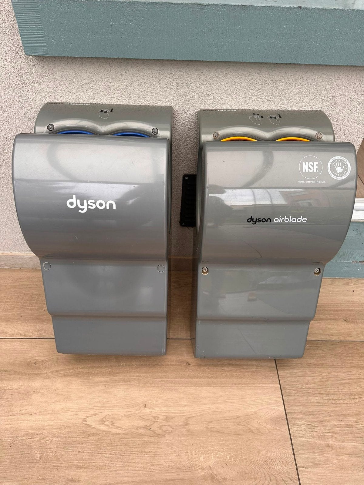 Dyson AirBlade hand droger, Enlèvement