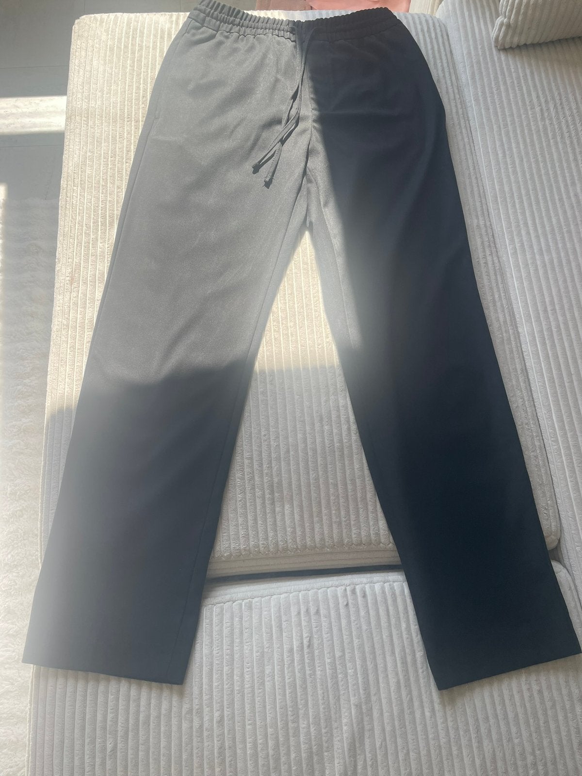 Soepele zwarte rechte broek, Ophalen of Verzenden, Zo goed als nieuw, Maat 46 (S) of kleiner, Zwart