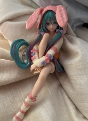 Figurine Noodle Stopper Hatsune Miku assise (14 cm), Enlèvement ou Envoi, Neuf