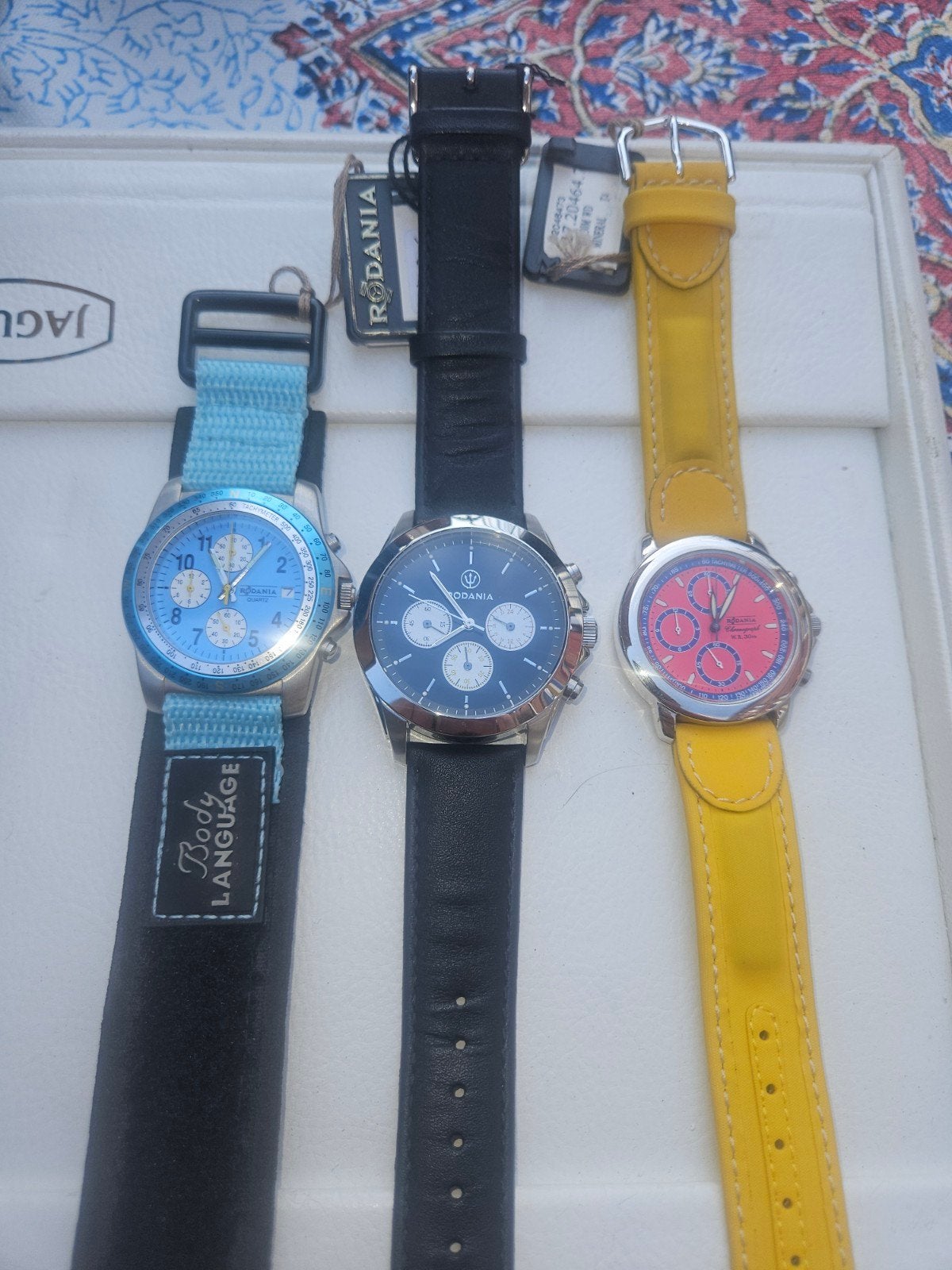 3  Montres rodania neuve