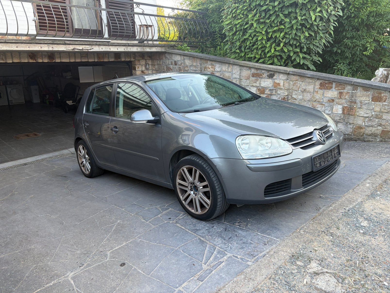 VW golf 5 automatique 1,6  essence, Autos, Volkswagen, Argent ou Gris, Achat, Capteur de lumière, 5 portes