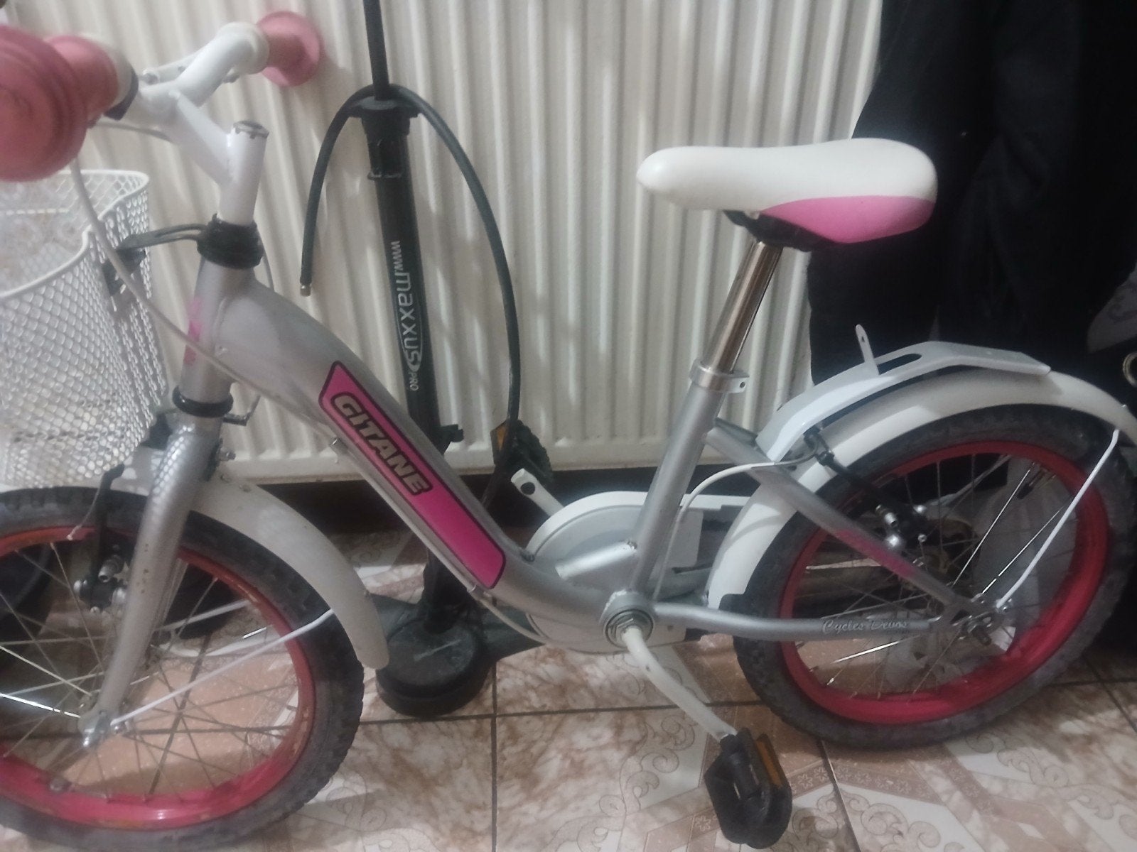 Velo enfant, Enlèvement